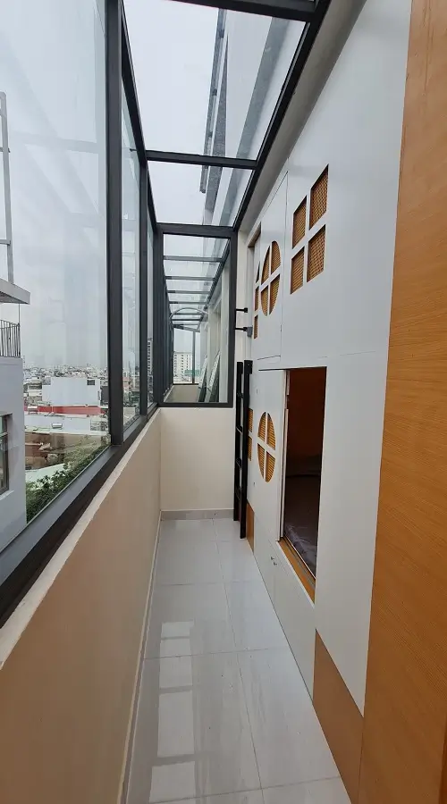 Hành lang kính hiện đại